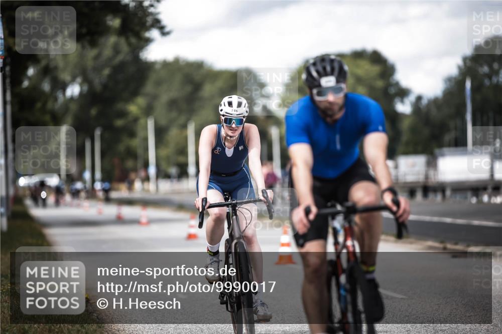 16.08.2026 - KN Förde Triathlon 2026 H.Heesch http://msf.ph/oto/9990017 16.08.2026 13:23:51 Radfahren 517, 535, 545, 578, 581, 589, 729, 746 meine-sportfotos.de