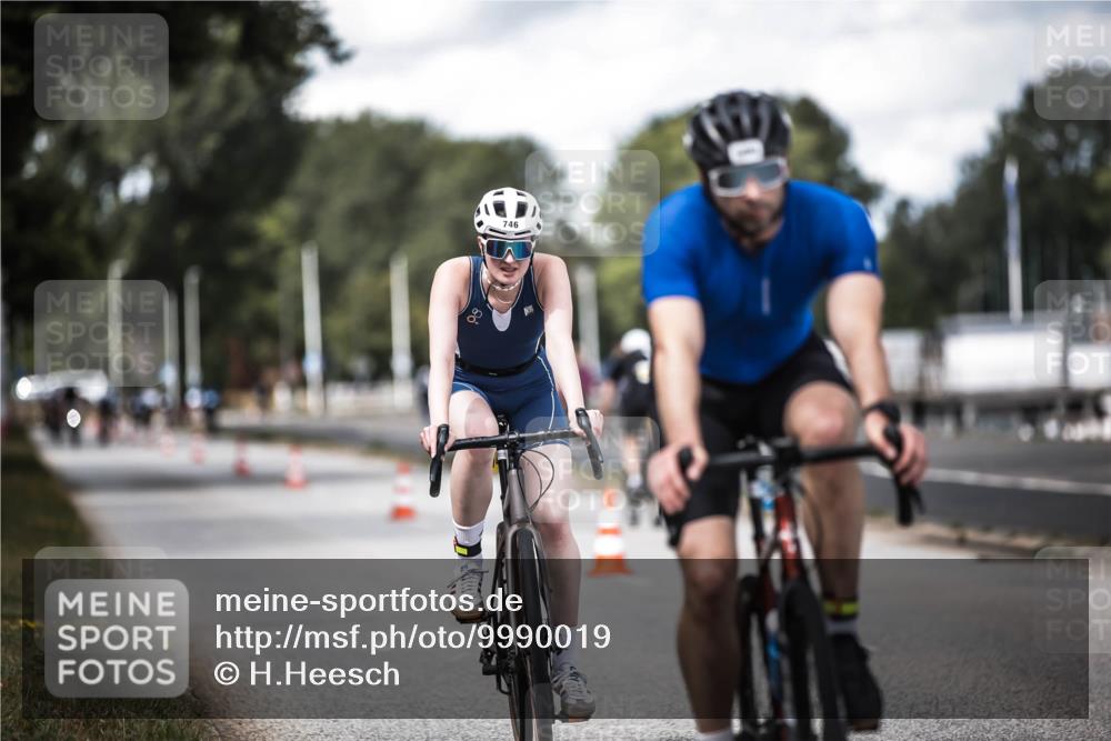 16.08.2026 - KN Förde Triathlon 2026 H.Heesch http://msf.ph/oto/9990019 16.08.2026 13:23:51 Radfahren 517, 535, 545, 578, 581, 589, 729, 746 meine-sportfotos.de