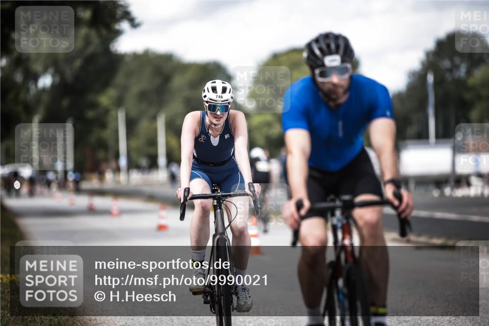16.08.2026 - KN Förde Triathlon 2026 H.Heesch http://msf.ph/oto/9990021 16.08.2026 13:23:51 Radfahren 517, 535, 545, 578, 581, 589, 729, 746 meine-sportfotos.de