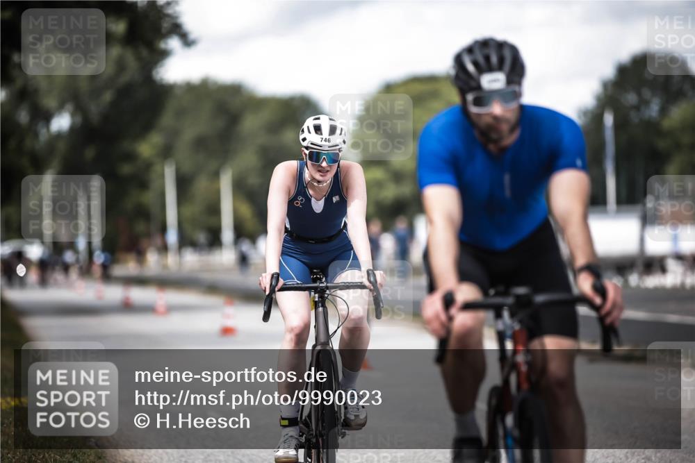 16.08.2026 - KN Förde Triathlon 2026 H.Heesch http://msf.ph/oto/9990023 16.08.2026 13:23:51 Radfahren 517, 535, 545, 578, 581, 589, 729, 746 meine-sportfotos.de