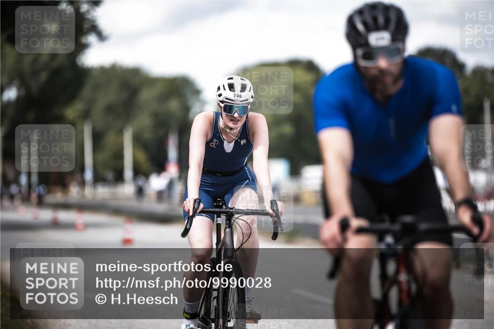 16.08.2026 - KN Förde Triathlon 2026 H.Heesch http://msf.ph/oto/9990028 16.08.2026 13:23:51 Radfahren 517, 535, 545, 578, 581, 589, 729, 746 meine-sportfotos.de