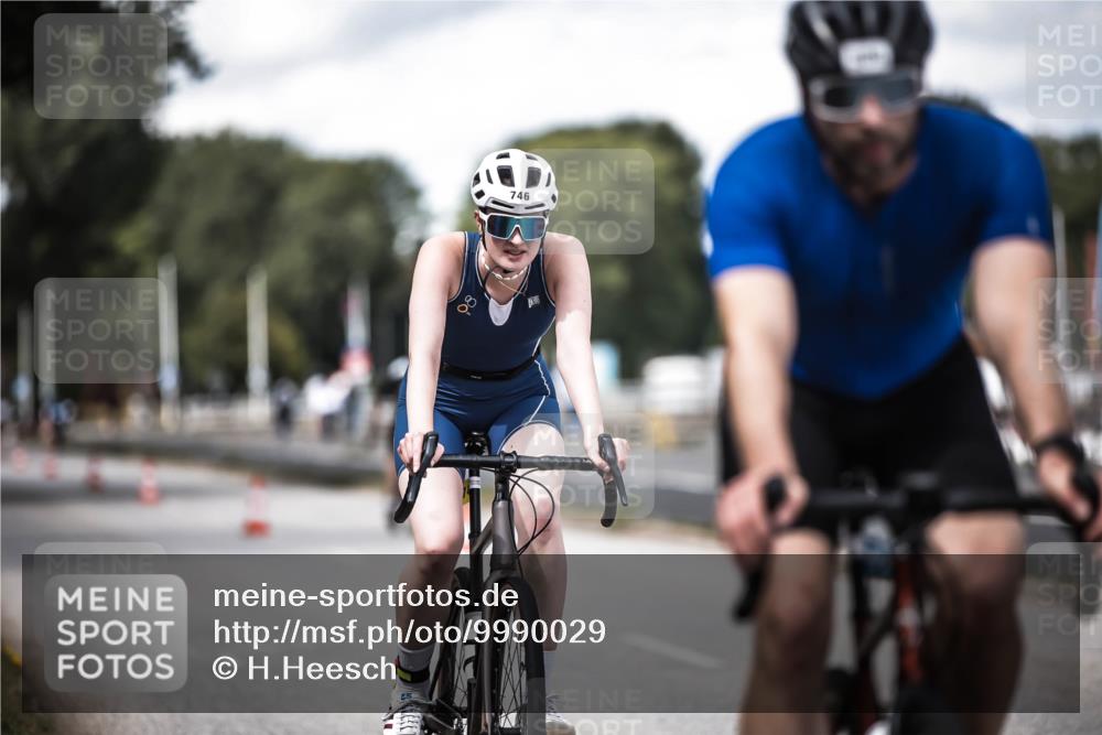 16.08.2026 - KN Förde Triathlon 2026 H.Heesch http://msf.ph/oto/9990029 16.08.2026 13:23:51 Radfahren 517, 535, 545, 578, 581, 589, 729, 746 meine-sportfotos.de