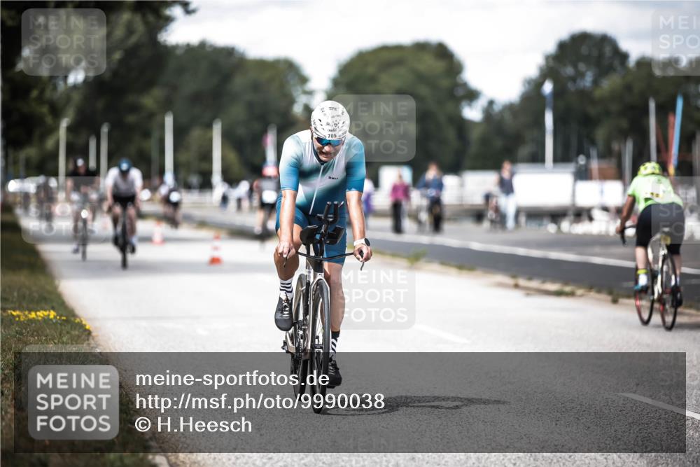 16.08.2026 - KN Förde Triathlon 2026 H.Heesch http://msf.ph/oto/9990038 16.08.2026 13:24:05 Radfahren  meine-sportfotos.de