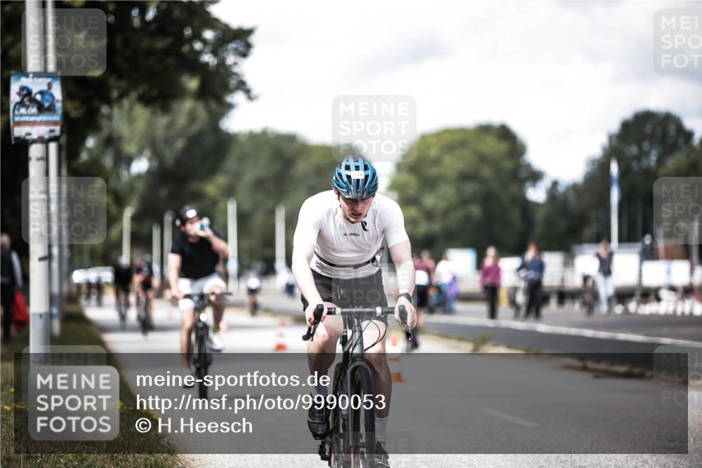 16.08.2026 - KN Förde Triathlon 2026 H.Heesch http://msf.ph/oto/9990053 16.08.2026 13:24:09 Radfahren 572, 585, 732 meine-sportfotos.de