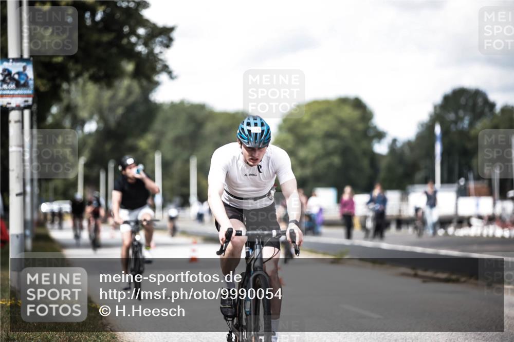 16.08.2026 - KN Förde Triathlon 2026 H.Heesch http://msf.ph/oto/9990054 16.08.2026 13:24:09 Radfahren 572, 585, 732 meine-sportfotos.de