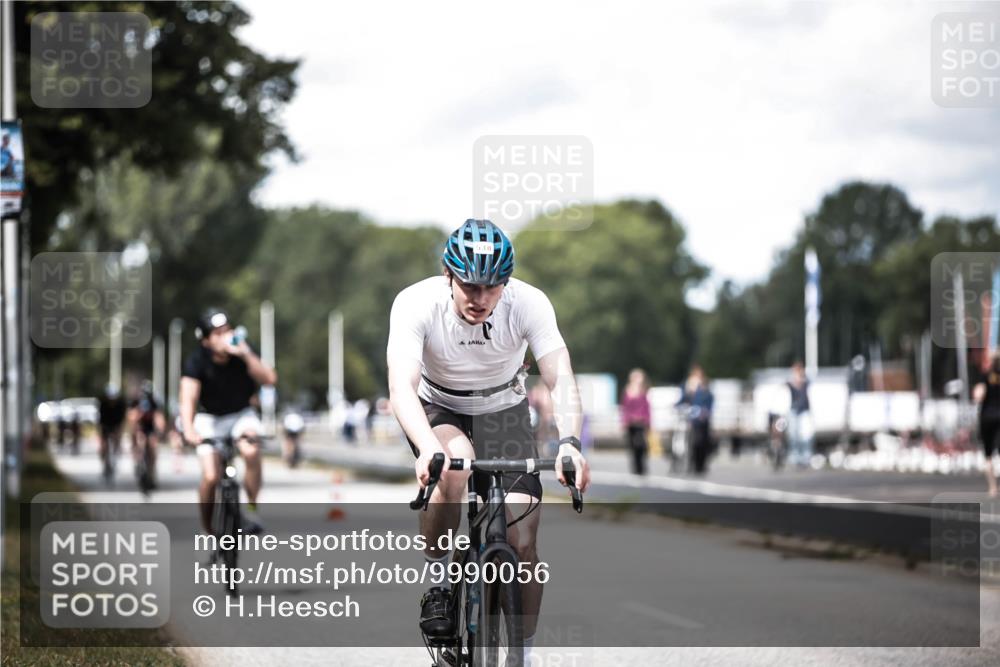 16.08.2026 - KN Förde Triathlon 2026 H.Heesch http://msf.ph/oto/9990056 16.08.2026 13:24:09 Radfahren 572, 585, 732 meine-sportfotos.de