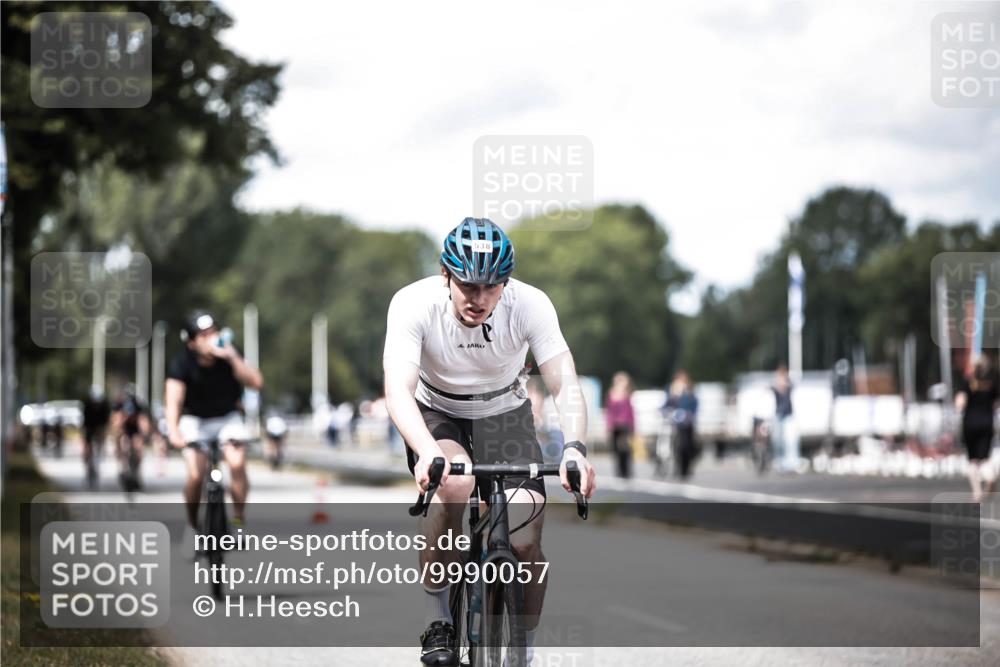 16.08.2026 - KN Förde Triathlon 2026 H.Heesch http://msf.ph/oto/9990057 16.08.2026 13:24:09 Radfahren 572, 585, 732 meine-sportfotos.de
