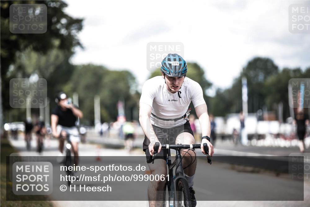 16.08.2026 - KN Förde Triathlon 2026 H.Heesch http://msf.ph/oto/9990061 16.08.2026 13:24:09 Radfahren 572, 585, 732 meine-sportfotos.de