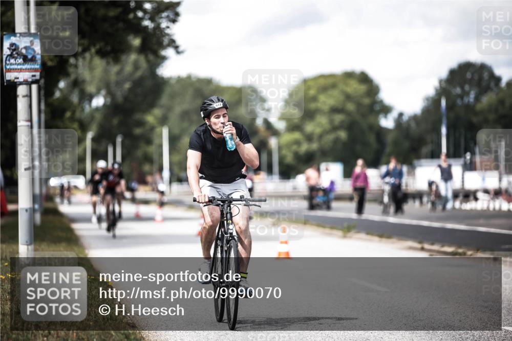 16.08.2026 - KN Förde Triathlon 2026 H.Heesch http://msf.ph/oto/9990070 16.08.2026 13:24:10 Radfahren 572, 585, 732, 736 meine-sportfotos.de
