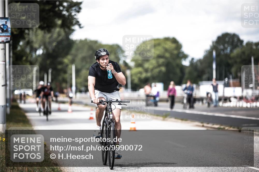 16.08.2026 - KN Förde Triathlon 2026 H.Heesch http://msf.ph/oto/9990072 16.08.2026 13:24:11 Radfahren 531, 572, 585, 732, 736 meine-sportfotos.de