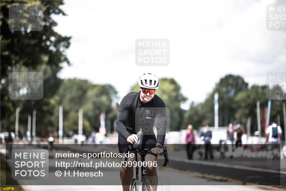 16.08.2026 - KN Förde Triathlon 2026 H.Heesch http://msf.ph/oto/9990096 16.08.2026 13:24:16 Radfahren 531, 585, 724, 732, 736 meine-sportfotos.de