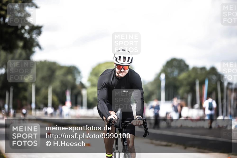 16.08.2026 - KN Förde Triathlon 2026 H.Heesch http://msf.ph/oto/9990100 16.08.2026 13:24:17 Radfahren 531, 585, 724, 732, 736 meine-sportfotos.de
