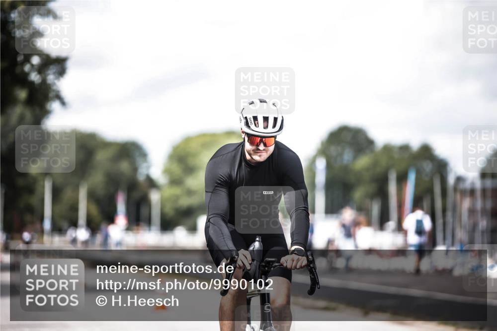16.08.2026 - KN Förde Triathlon 2026 H.Heesch http://msf.ph/oto/9990102 16.08.2026 13:24:17 Radfahren 531, 585, 724, 732, 736 meine-sportfotos.de