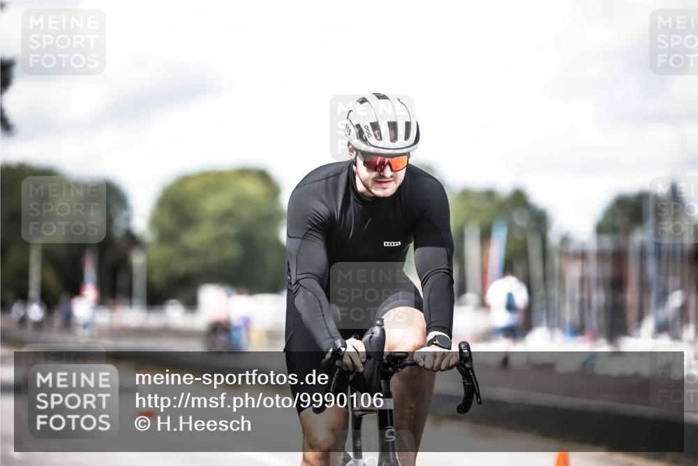 16.08.2026 - KN Förde Triathlon 2026 H.Heesch http://msf.ph/oto/9990106 16.08.2026 13:24:17 Radfahren 531, 585, 724, 732, 736 meine-sportfotos.de