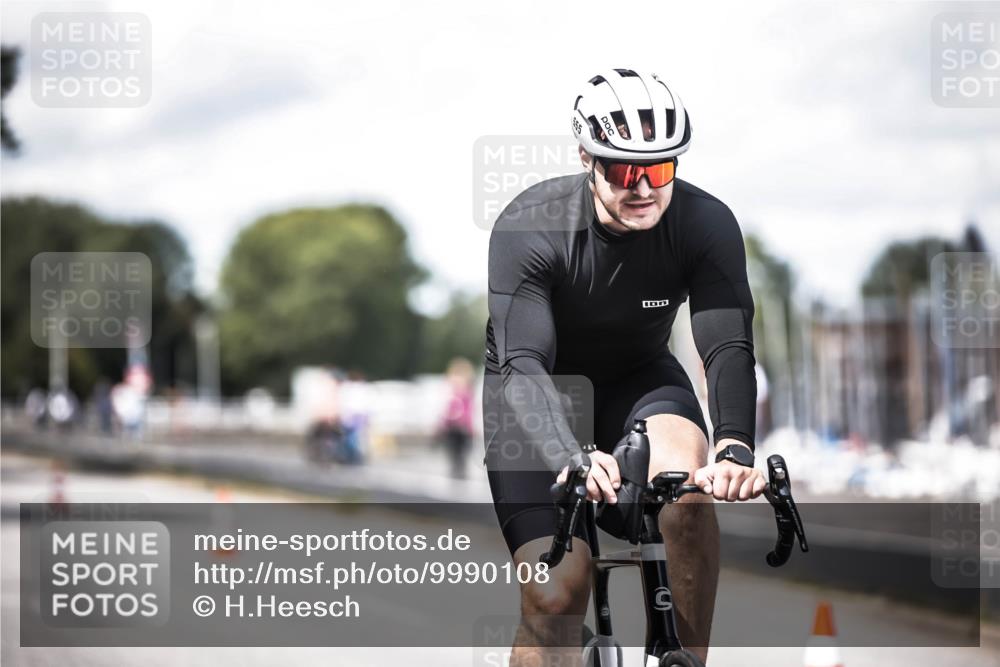 16.08.2026 - KN Förde Triathlon 2026 H.Heesch http://msf.ph/oto/9990108 16.08.2026 13:24:17 Radfahren 531, 585, 724, 732, 736 meine-sportfotos.de