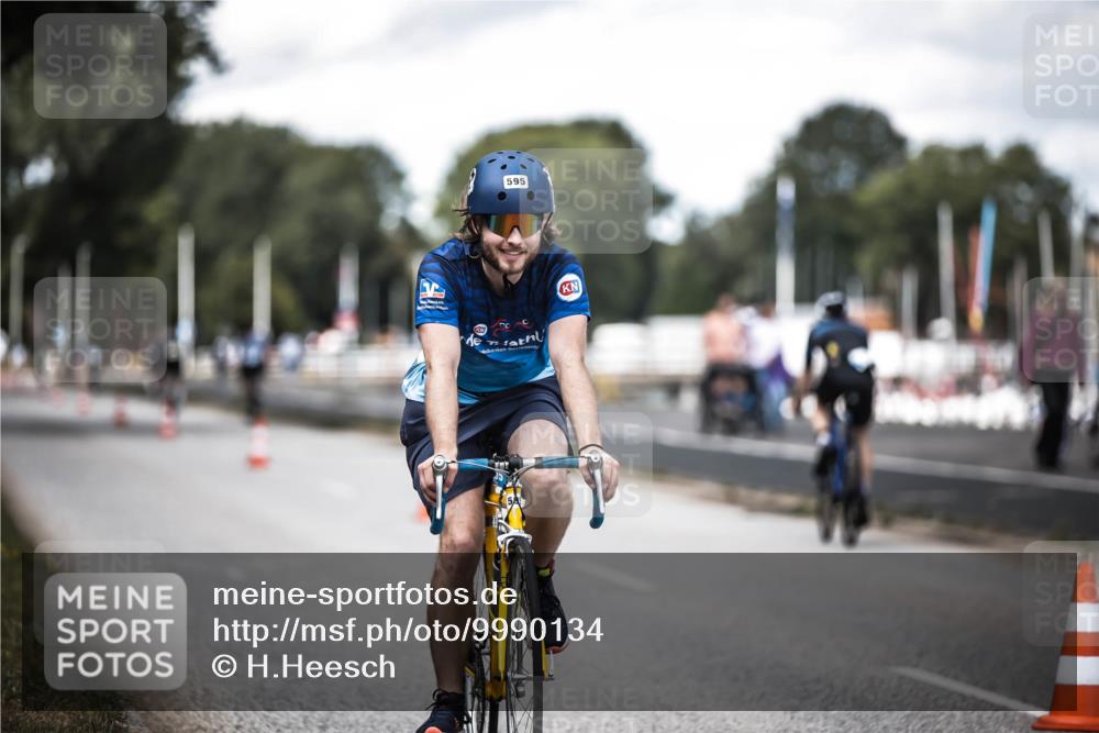 16.08.2026 - KN Förde Triathlon 2026 H.Heesch http://msf.ph/oto/9990134 16.08.2026 13:24:31 Radfahren 595 meine-sportfotos.de