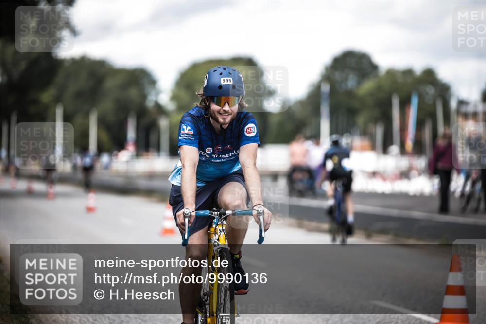 16.08.2026 - KN Förde Triathlon 2026 H.Heesch http://msf.ph/oto/9990136 16.08.2026 13:24:31 Radfahren 595 meine-sportfotos.de