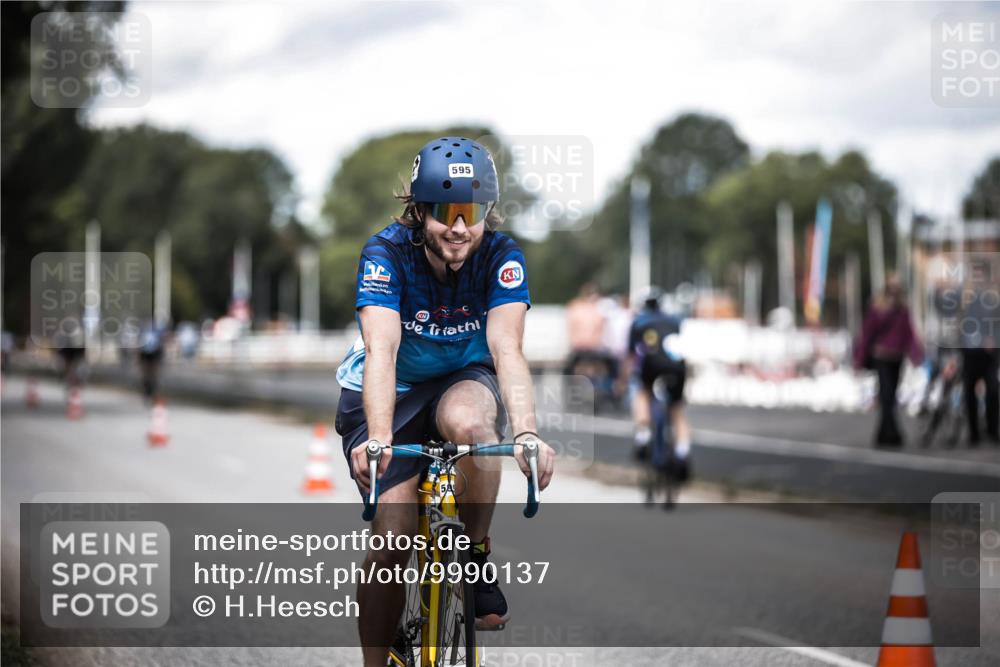 16.08.2026 - KN Förde Triathlon 2026 H.Heesch http://msf.ph/oto/9990137 16.08.2026 13:24:31 Radfahren 595 meine-sportfotos.de
