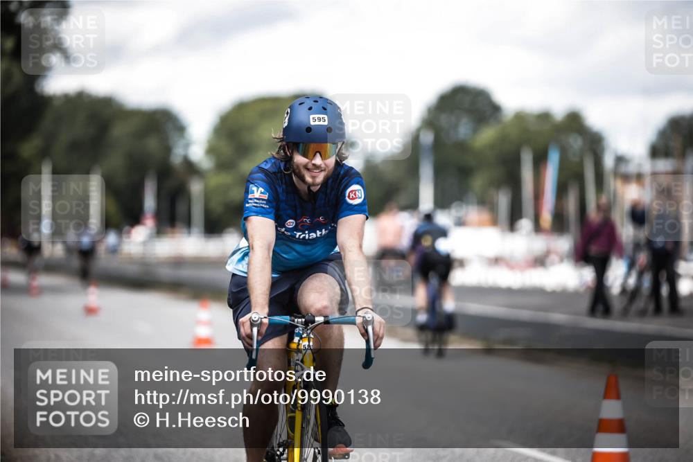 16.08.2026 - KN Förde Triathlon 2026 H.Heesch http://msf.ph/oto/9990138 16.08.2026 13:24:31 Radfahren 595 meine-sportfotos.de