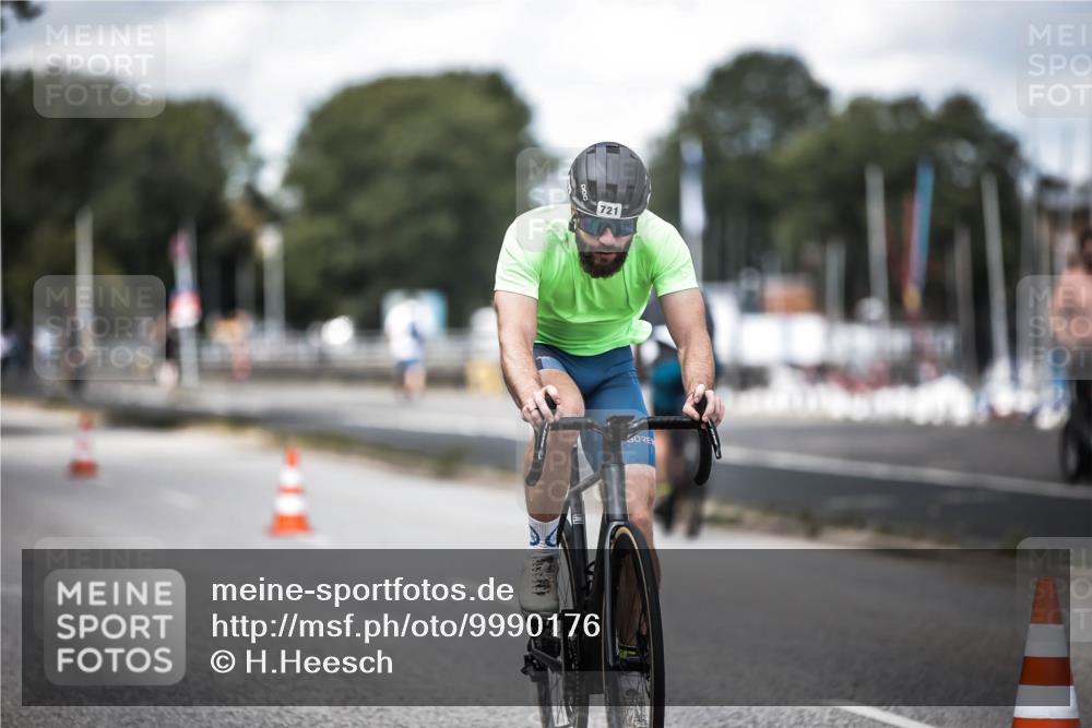 16.08.2026 - KN Förde Triathlon 2026 H.Heesch http://msf.ph/oto/9990176 16.08.2026 13:24:51 Radfahren 546, 561, 577 meine-sportfotos.de