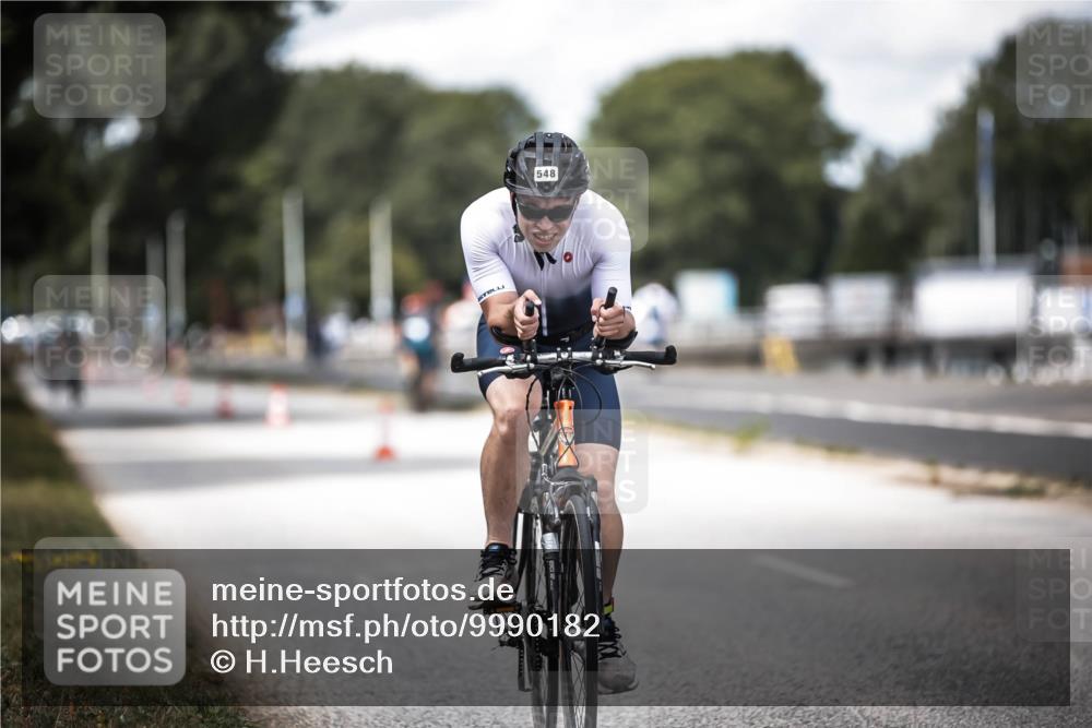 16.08.2026 - KN Förde Triathlon 2026 H.Heesch http://msf.ph/oto/9990182 16.08.2026 13:24:56 Radfahren 546, 561 meine-sportfotos.de