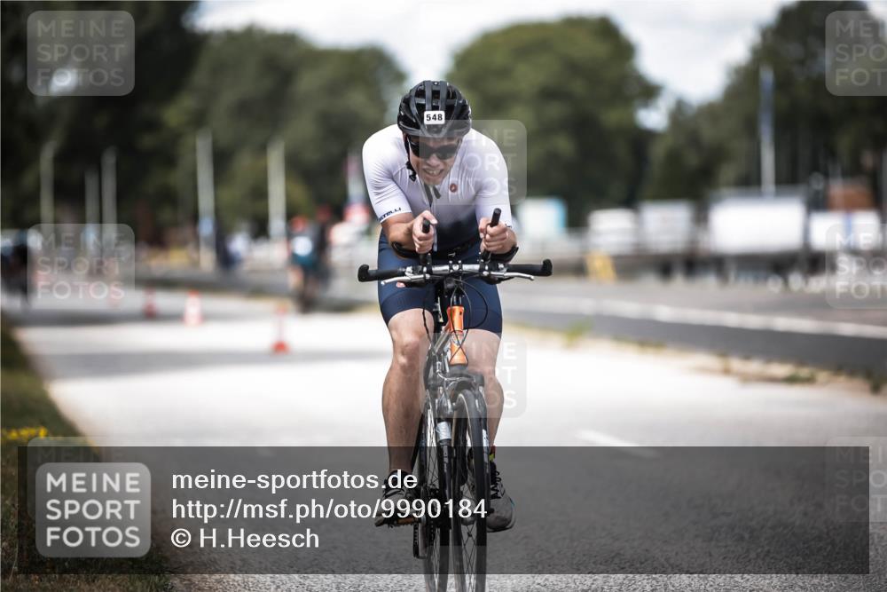 16.08.2026 - KN Förde Triathlon 2026 H.Heesch http://msf.ph/oto/9990184 16.08.2026 13:24:56 Radfahren 546, 561 meine-sportfotos.de