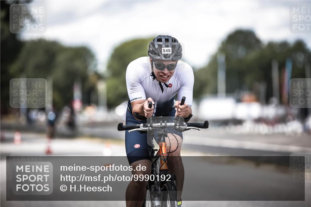 16.08.2026 - KN Förde Triathlon 2026 H.Heesch http://msf.ph/oto/9990192 16.08.2026 13:24:57 Radfahren 546, 561 meine-sportfotos.de