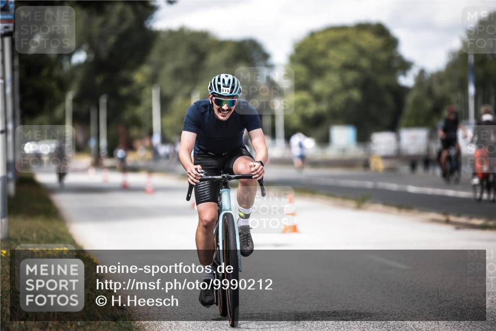 16.08.2026 - KN Förde Triathlon 2026 H.Heesch http://msf.ph/oto/9990212 16.08.2026 13:25:05 Radfahren 515, 745 meine-sportfotos.de