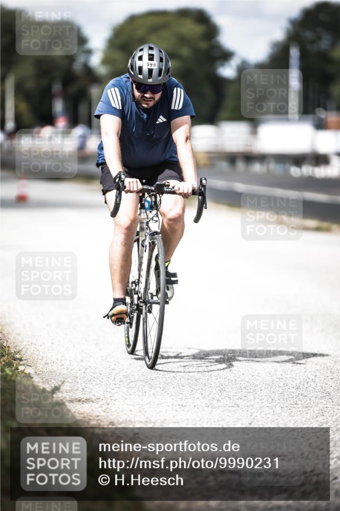 16.08.2026 - KN Förde Triathlon 2026 H.Heesch http://msf.ph/oto/9990231 16.08.2026 13:25:15 Radfahren 196, 599 meine-sportfotos.de
