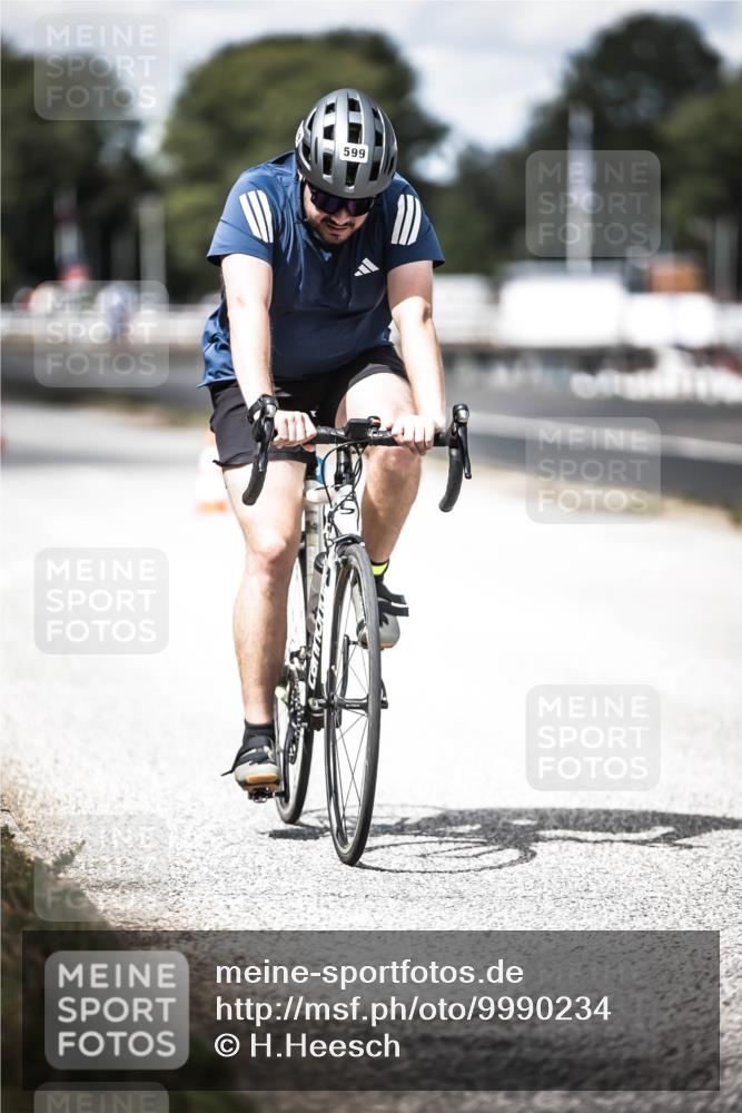 16.08.2026 - KN Förde Triathlon 2026 H.Heesch http://msf.ph/oto/9990234 16.08.2026 13:25:15 Radfahren 196, 599 meine-sportfotos.de
