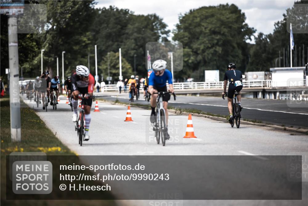 16.08.2026 - KN Förde Triathlon 2026 H.Heesch http://msf.ph/oto/9990243 16.08.2026 13:25:27 Radfahren 717, 734 meine-sportfotos.de