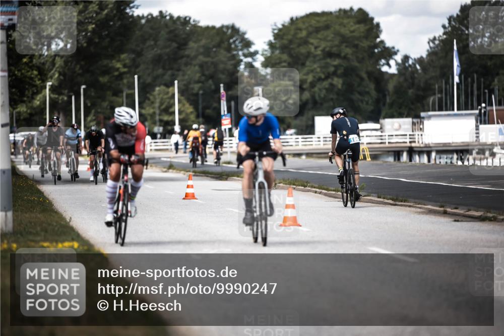 16.08.2026 - KN Förde Triathlon 2026 H.Heesch http://msf.ph/oto/9990247 16.08.2026 13:25:27 Radfahren 717, 734 meine-sportfotos.de