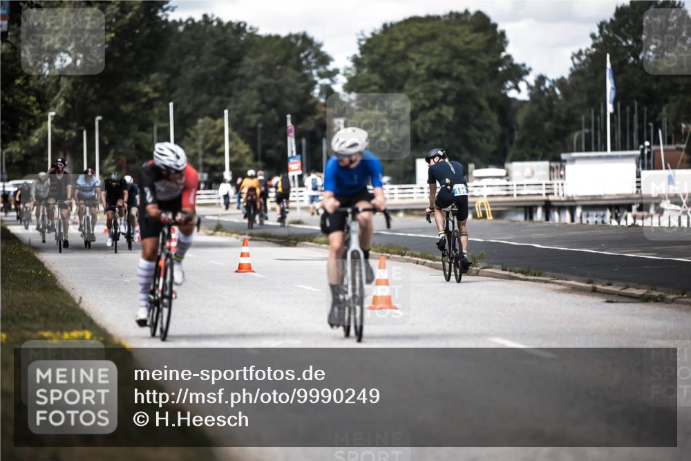 16.08.2026 - KN Förde Triathlon 2026 H.Heesch http://msf.ph/oto/9990249 16.08.2026 13:25:27 Radfahren 717, 734 meine-sportfotos.de
