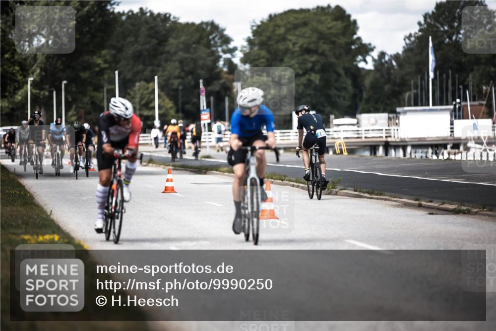 16.08.2026 - KN Förde Triathlon 2026 H.Heesch http://msf.ph/oto/9990250 16.08.2026 13:25:27 Radfahren 717, 734 meine-sportfotos.de