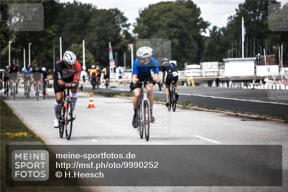 16.08.2026 - KN Förde Triathlon 2026 H.Heesch http://msf.ph/oto/9990252 16.08.2026 13:25:27 Radfahren 717, 734 meine-sportfotos.de