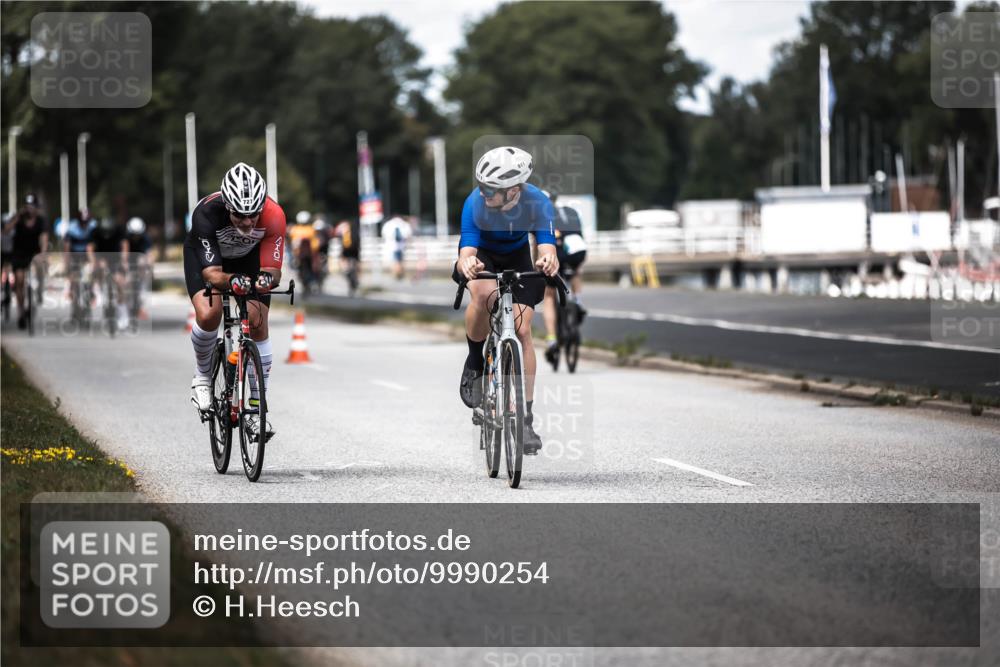 16.08.2026 - KN Förde Triathlon 2026 H.Heesch http://msf.ph/oto/9990254 16.08.2026 13:25:27 Radfahren 717, 734 meine-sportfotos.de