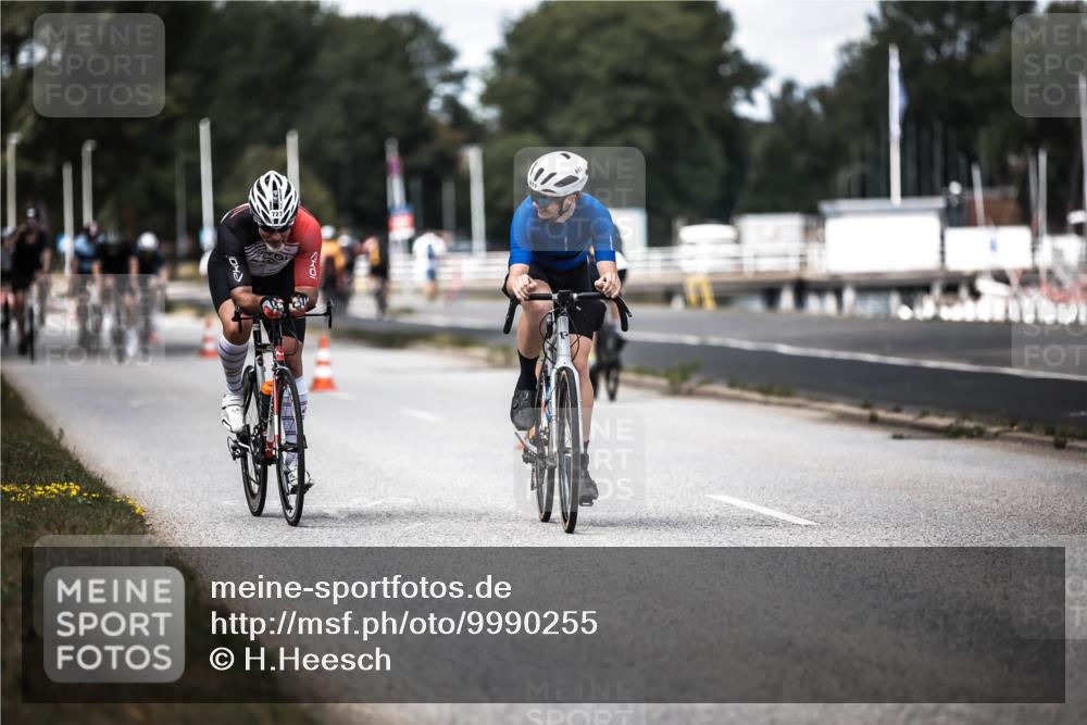 16.08.2026 - KN Förde Triathlon 2026 H.Heesch http://msf.ph/oto/9990255 16.08.2026 13:25:27 Radfahren 717, 734 meine-sportfotos.de