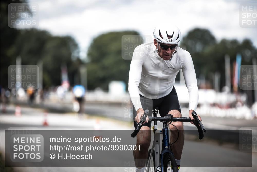 16.08.2026 - KN Förde Triathlon 2026 H.Heesch http://msf.ph/oto/9990301 16.08.2026 13:25:36 Radfahren 739 meine-sportfotos.de
