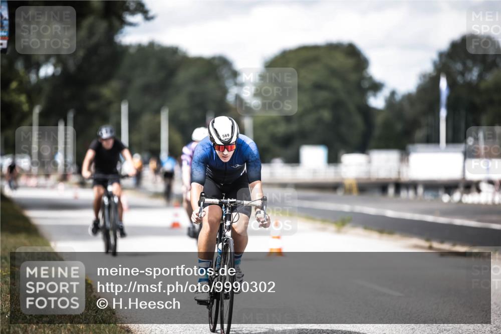 16.08.2026 - KN Förde Triathlon 2026 H.Heesch http://msf.ph/oto/9990302 16.08.2026 13:25:40 Radfahren 601, 711 meine-sportfotos.de