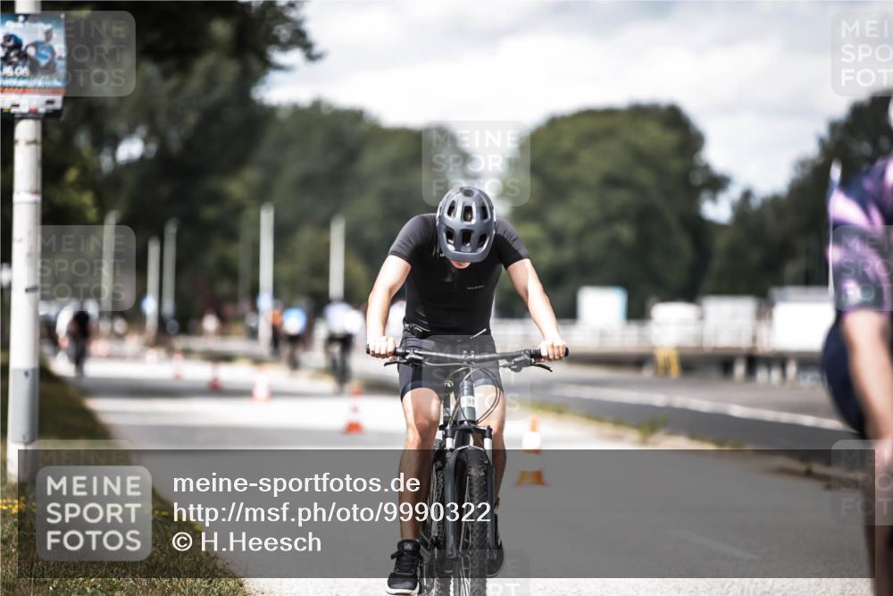 16.08.2026 - KN Förde Triathlon 2026 H.Heesch http://msf.ph/oto/9990322 16.08.2026 13:25:42 Radfahren 601, 711 meine-sportfotos.de