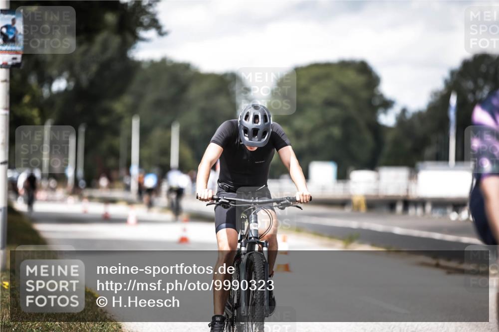 16.08.2026 - KN Förde Triathlon 2026 H.Heesch http://msf.ph/oto/9990323 16.08.2026 13:25:42 Radfahren 601, 711 meine-sportfotos.de