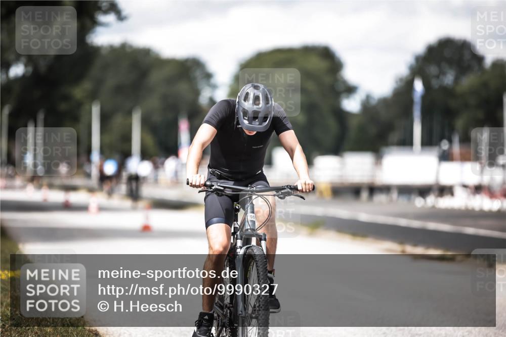 16.08.2026 - KN Förde Triathlon 2026 H.Heesch http://msf.ph/oto/9990327 16.08.2026 13:25:42 Radfahren 601, 711 meine-sportfotos.de
