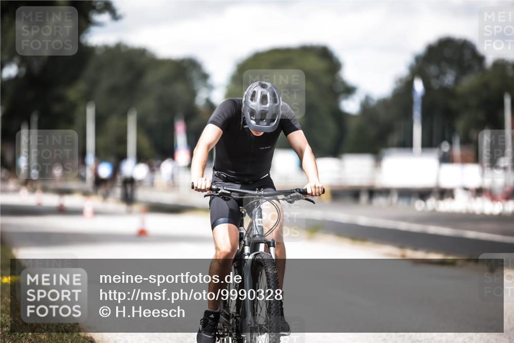 16.08.2026 - KN Förde Triathlon 2026 H.Heesch http://msf.ph/oto/9990328 16.08.2026 13:25:42 Radfahren 601, 711 meine-sportfotos.de