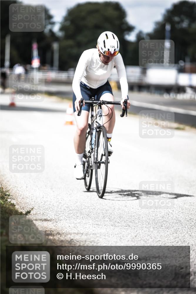 16.08.2026 - KN Förde Triathlon 2026 H.Heesch http://msf.ph/oto/9990365 16.08.2026 13:25:57 Radfahren 726 meine-sportfotos.de