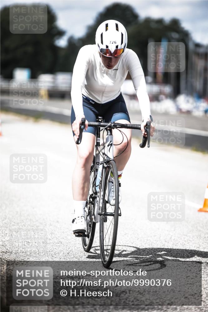 16.08.2026 - KN Förde Triathlon 2026 H.Heesch http://msf.ph/oto/9990376 16.08.2026 13:25:58 Radfahren 726 meine-sportfotos.de