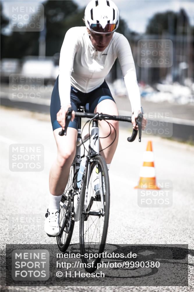 16.08.2026 - KN Förde Triathlon 2026 H.Heesch http://msf.ph/oto/9990380 16.08.2026 13:25:58 Radfahren 726 meine-sportfotos.de