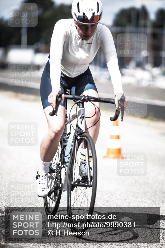 16.08.2026 - KN Förde Triathlon 2026 H.Heesch http://msf.ph/oto/9990381 16.08.2026 13:25:58 Radfahren 726 meine-sportfotos.de