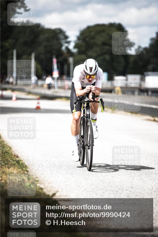 16.08.2026 - KN Förde Triathlon 2026 H.Heesch http://msf.ph/oto/9990424 16.08.2026 13:26:09 Radfahren  meine-sportfotos.de