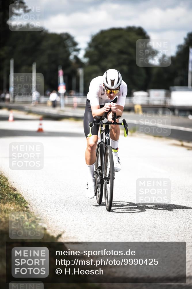 16.08.2026 - KN Förde Triathlon 2026 H.Heesch http://msf.ph/oto/9990425 16.08.2026 13:26:09 Radfahren  meine-sportfotos.de