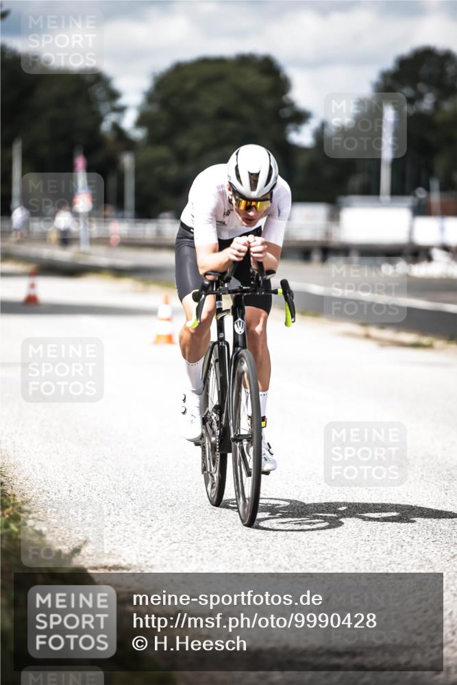 16.08.2026 - KN Förde Triathlon 2026 H.Heesch http://msf.ph/oto/9990428 16.08.2026 13:26:09 Radfahren  meine-sportfotos.de